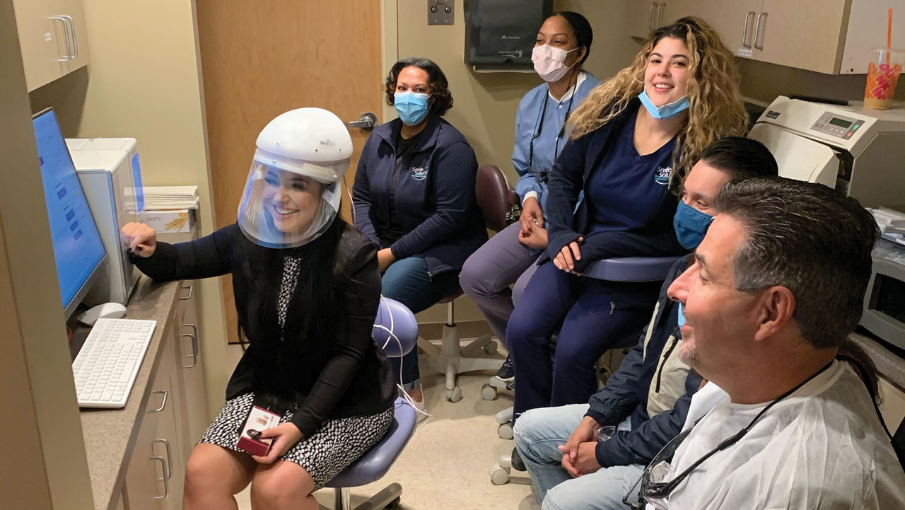 Glidewell offers hands-on installation and one-on-one training for the glidewell.io system. Making the transition to a digital practice as smooth and seamless as possible.