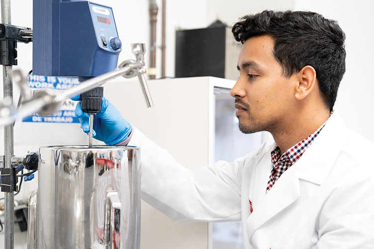 r&d scientist in lab