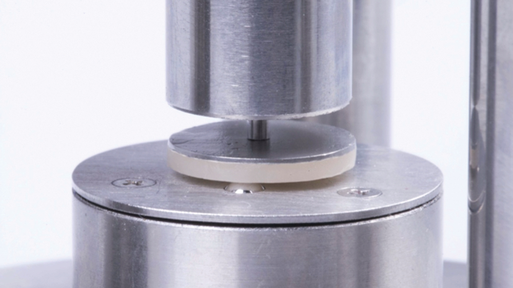 Biaxial strength test machine 