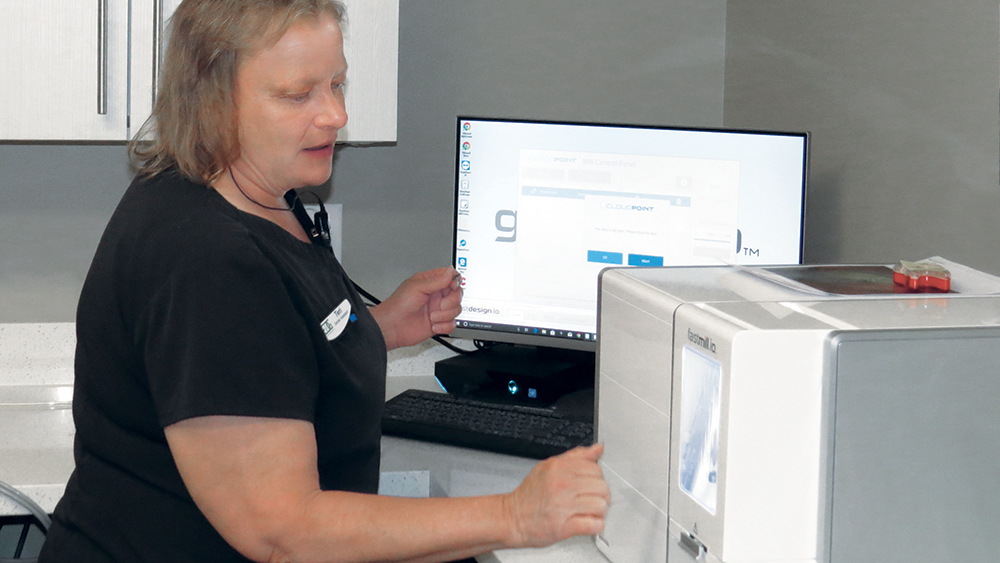 Teri Accashian using the fastmill.io to create single-appointment crowns