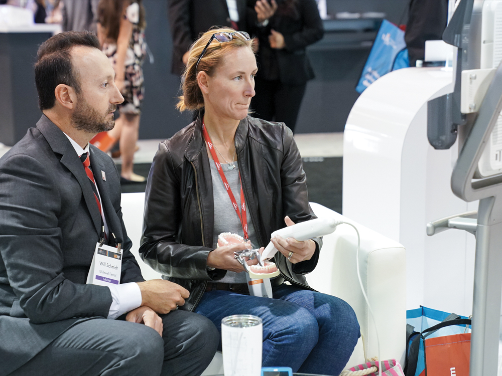 Convention attendees testing glidewell.io CSMV16I1