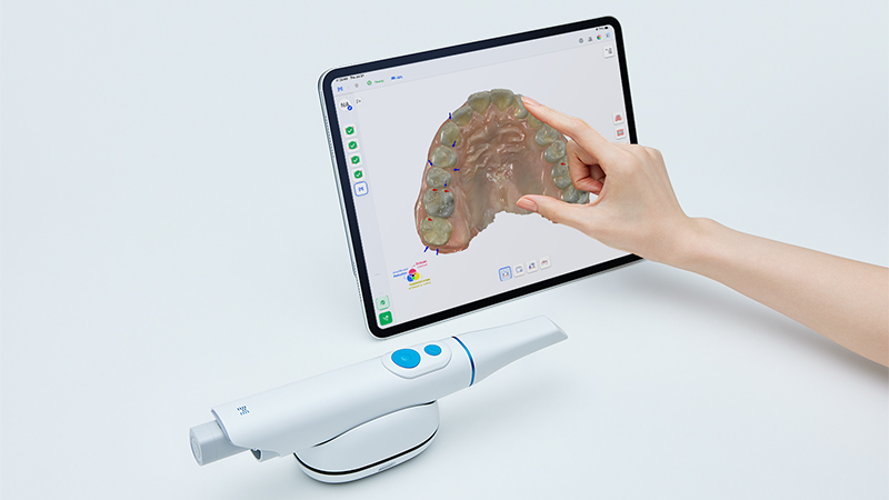 i900M On Stand With With Scan On iPad
